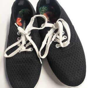 Take a Walk Mesh Canvas Black Sneakers